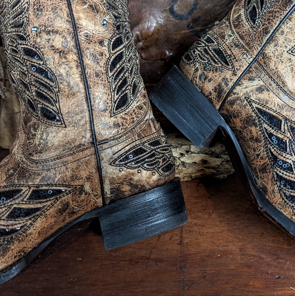 NWOB Corral 'Laura' butterfly cowboy boots - Picture 3 of 8